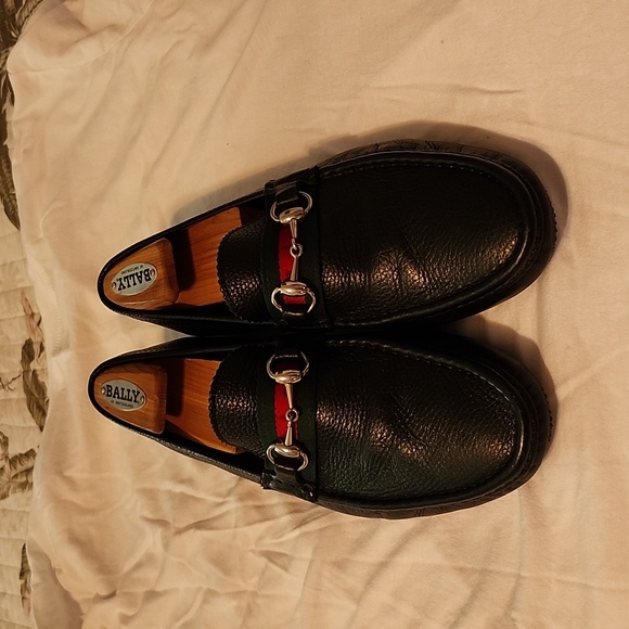 GUCCI BLACK LEATHER HORSEBIT SLIP ON LOAFERS - Picture 1 of 12